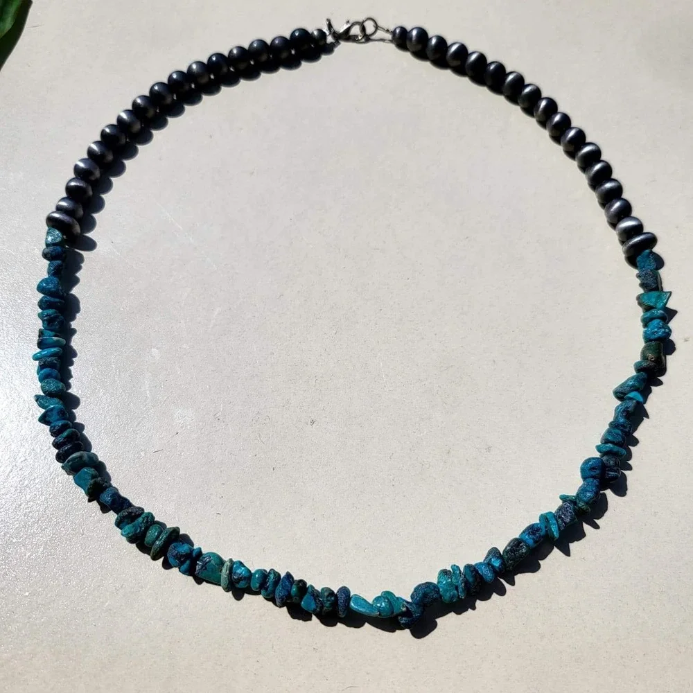 Vintage Faux Navajo Pearl and Turquoise Chip Necklace Blue Silver Tone